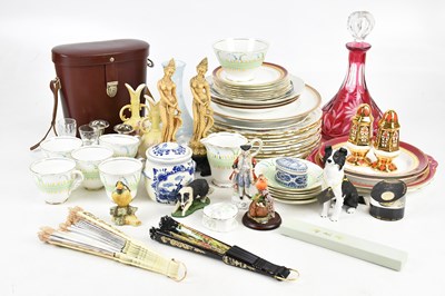 Lot 212 - A collection of assorted decorative ceramics...