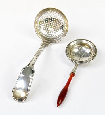 Lot 1114 - JM VAN KEMPEN & SON; a Dutch hallmarked silver...