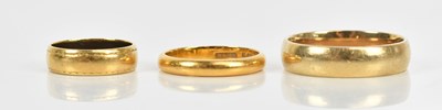 Lot 348 - A 22ct yellow gold wedding band, size P,...
