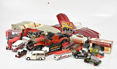 Lot 2038 - A mixed collection of diecast model cars...