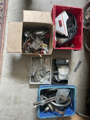 Lot 2045 - A collection of vintage motorcycle parts (5).