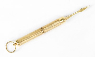 Lot 1436 - S J ROSE & SON; a 9ct yellow gold propelling...