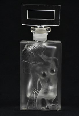 Lot 318 - An Art Deco style clear and frosted glass...