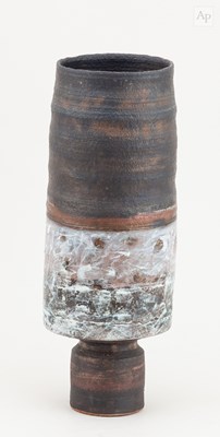 Lot 587 - ROBIN WELCH (1936-2019); a tall stoneware...