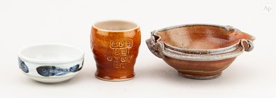Lot 606 - RUTHANNE TUDBALL (born 1948); a stoneware...