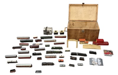 Lot 481 - HORNBY; a quantity of Dublo OO gauge model...