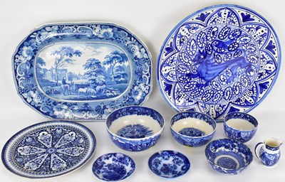 Lot 428 - WEDGWOOD; four Ferrara pattern items to...