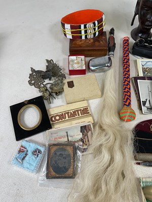 Lot 17 - A large and interesting group of collectors'...