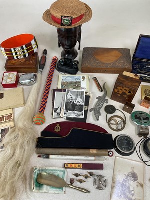 Lot 17 - A large and interesting group of collectors'...