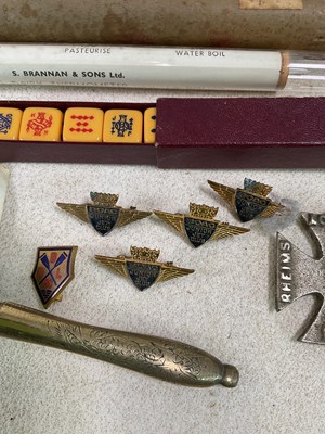 Lot 17 - A large and interesting group of collectors'...