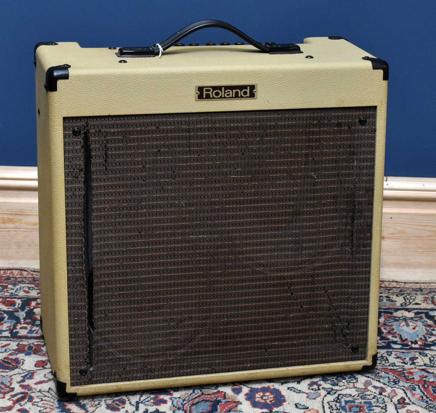 Lot 1053 ROLAND; Blues Cube BC30 guitar amplifier.