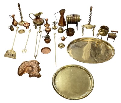 Lot 460 - A quantity of assorted metalware including...