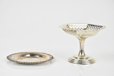 Lot 2426 - DAVID HOLLANDER & SONS; an Elizabeth II...
