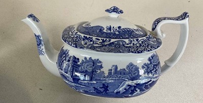 Lot 241 - A quantity of blue and white ceramics...