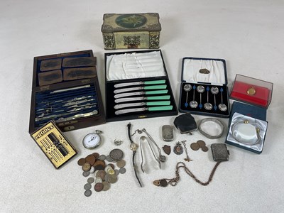 Lot 557 - An Edwardian hallmarked silver vesta case,...