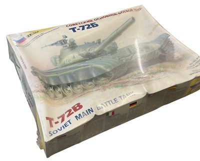 Lot 521 - ZVEZDA; six 1:35 scale model tank kits,...