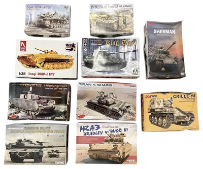 Lot 476 - A collection of ten 1:35 scale model tank kits,...