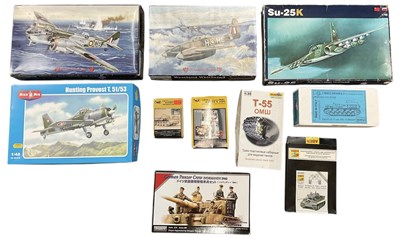 Lot 520 - A collection of ten scale model military...