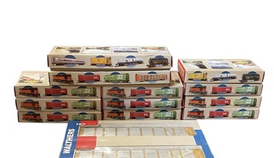 Lot 550 - WALTHERS; a group of thirteen boxed HO gauge...