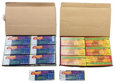 Lot 527 - ROUNDHOUSE LOCOMOTIVES; two boxed sets of...
