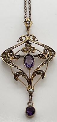Lot 552 - A 9ct yellow gold Art Nouveau amethyst and...