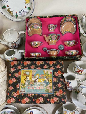 Lot 82 - A large quantity of ceramic Shell ware nursery...