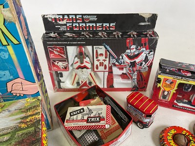 Lot 78 - A quantity of toys and games, including...