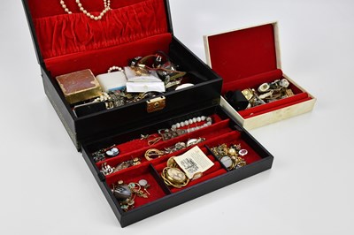 Lot 149 - A collection of costume jewellery including...