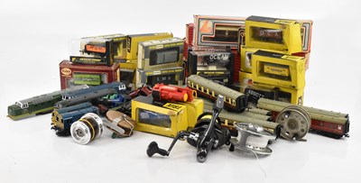 Lot 1426 - TRIX TWIN RAILWAY; a group of OO gauge...
