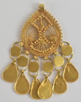 Lot 1274 - A Middle Eastern high carat gold filigree...