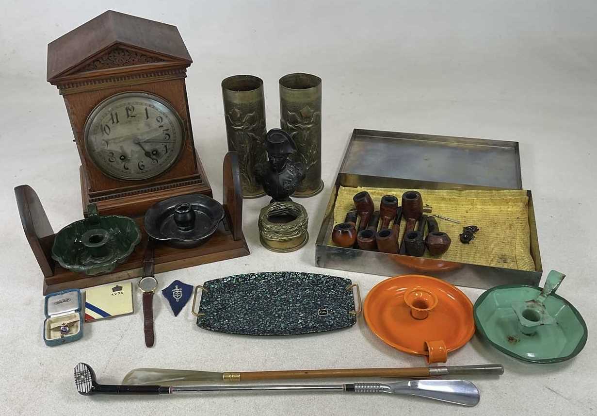 Lot 27 - A group of collectors' items, to include an...