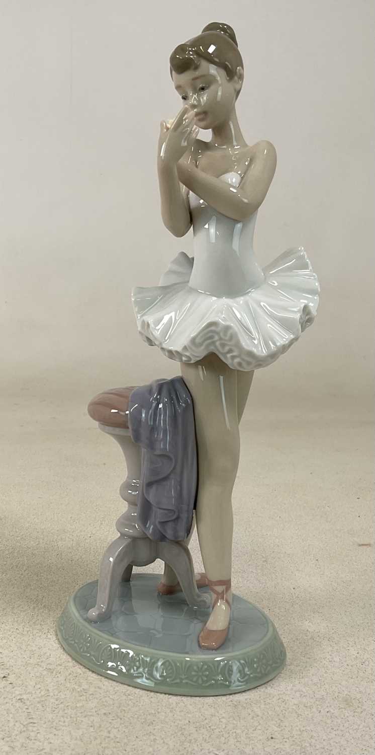 Lot 153 - LLADRO; a figure, 'For a Perfect Performance',...