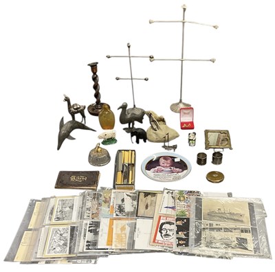 Lot 270 - A quantity of assorted collectors' items,...