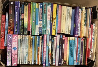 Lot 341 - A large quantity of science fiction and...