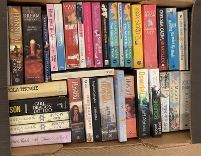 Lot 341 - A large quantity of science fiction and...