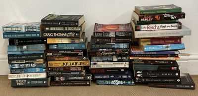 Lot 341 - A large quantity of science fiction and...