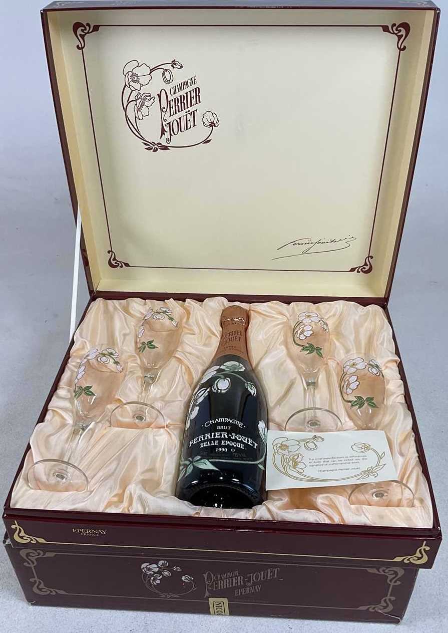 Lot 96 - CHAMPAGNE; a presentation boxed bottle of 1990...