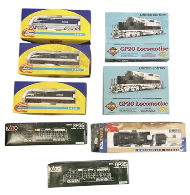 Lot 504 - Eight boxed model locomotives including two...