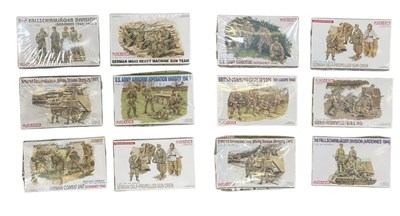 Lot 531 - DRAGON; twelve 1:35 scale military model kits,...