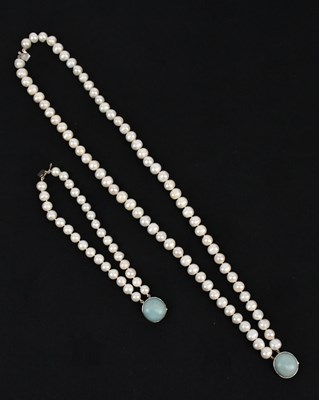Lot 297 - A double strand of fresh water pearls with...