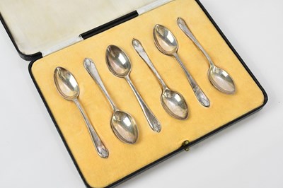 Lot 2235 - WALKER & HALL; a cased set of George V...