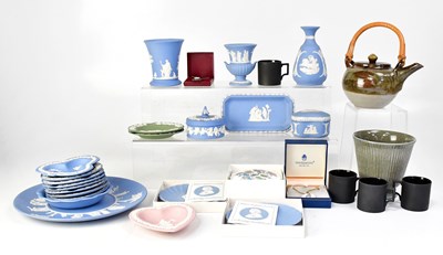 Lot 133 - WEDGWOOD; a collection of blue and white...