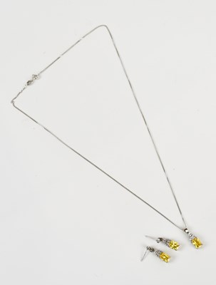 Lot 286 - A 9ct white gold suite of jewellery comprising...