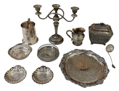 Lot 1084 - A small quantity of silver-plated items...