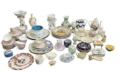 Lot 595 - A quantity of assorted sundry ceramics...