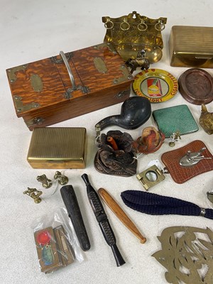 Lot 19 - An interesting group of collectors' items...