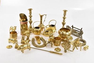 Lot 1581 - A small selection of assorted metalware...