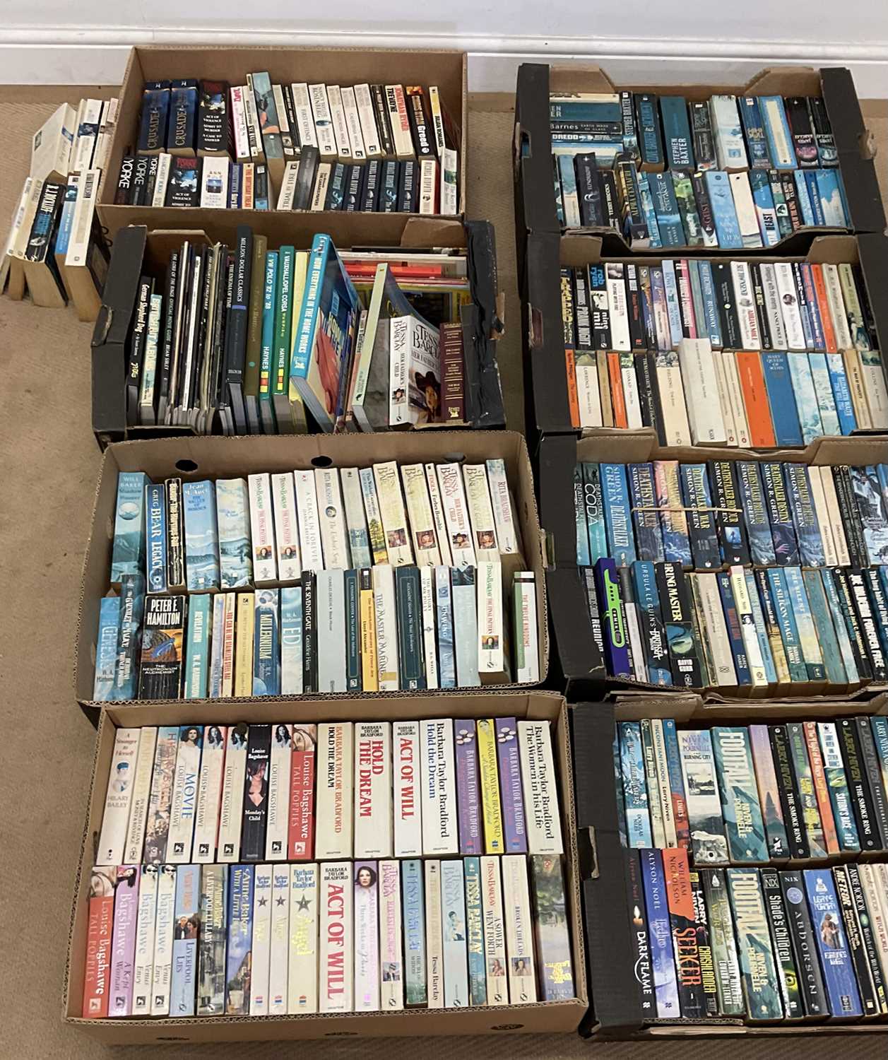 Lot 353 - A large quantity of science fiction and...