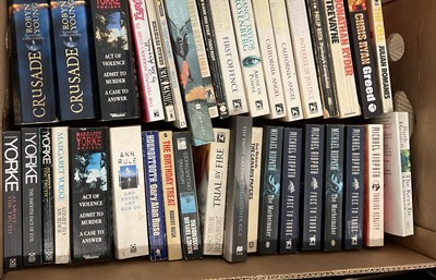 Lot 353 - A large quantity of science fiction and...