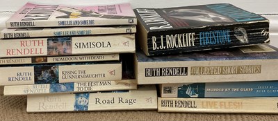 Lot 353 - A large quantity of science fiction and...